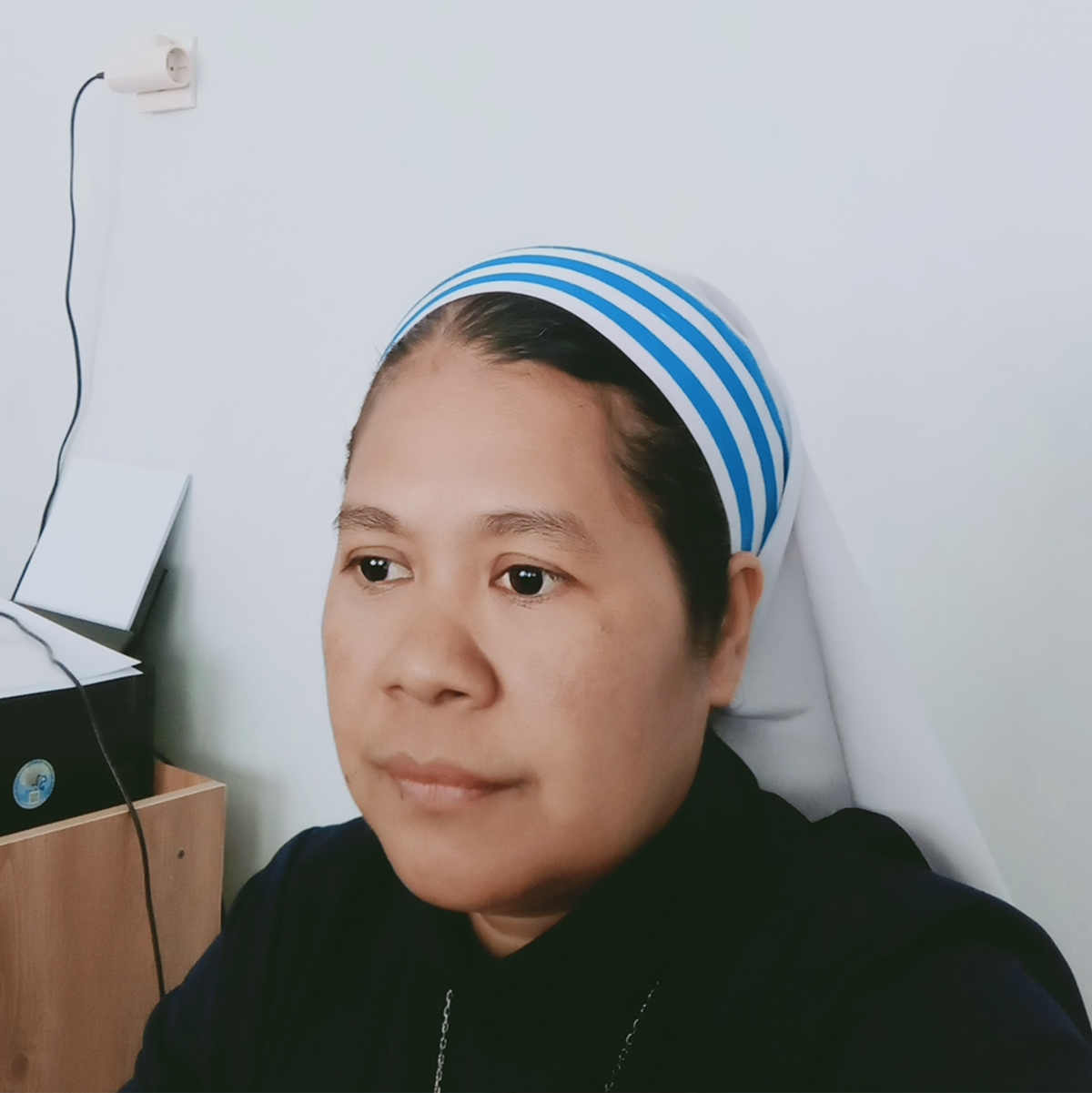 MARIA MINGKOL LEWAR